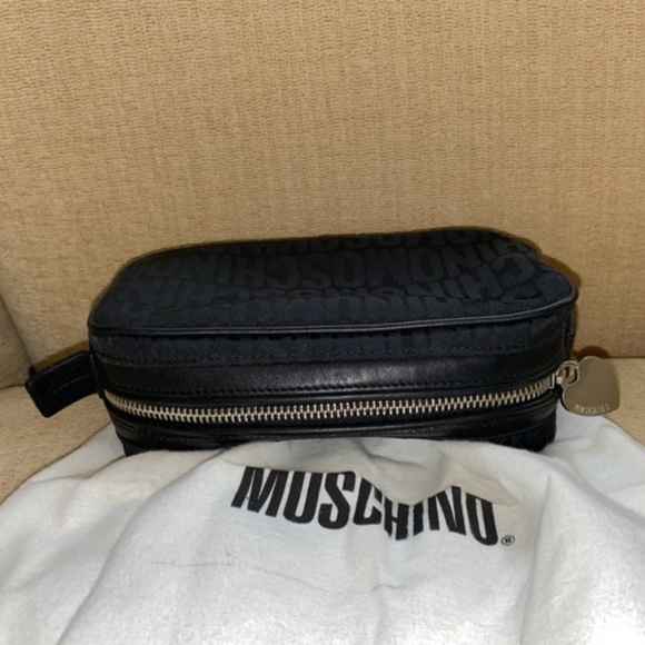 Moschino Deluxe Cosmetic Case - Picture 5 of 16
